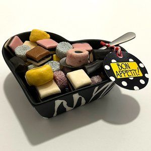 NEW "CHEEKY" HEART SHAPE/ ALL-SORTS CANDY DISH CONVERSATION PIECE